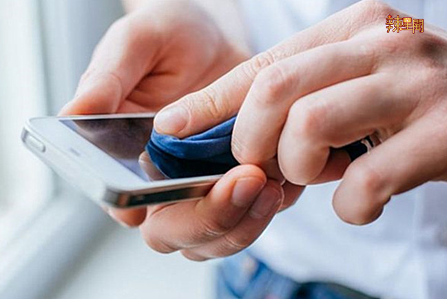 手机也可能是新型冠状病毒载体 30秒教你手机消毒方法