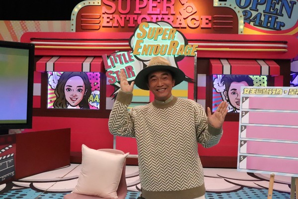 自爆女星主动坐大腿讨抱 吴宗宪：看多了