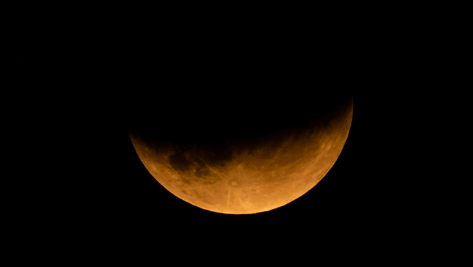 近600年最长的月偏食11月19日震撼登场