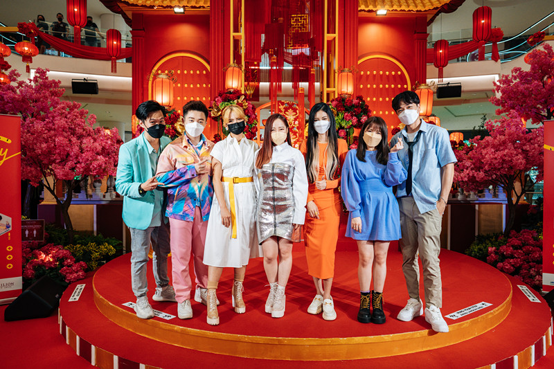 表姐妹闹不合？林文荪陈珂冰合唱新年曲爆“互看不爽”