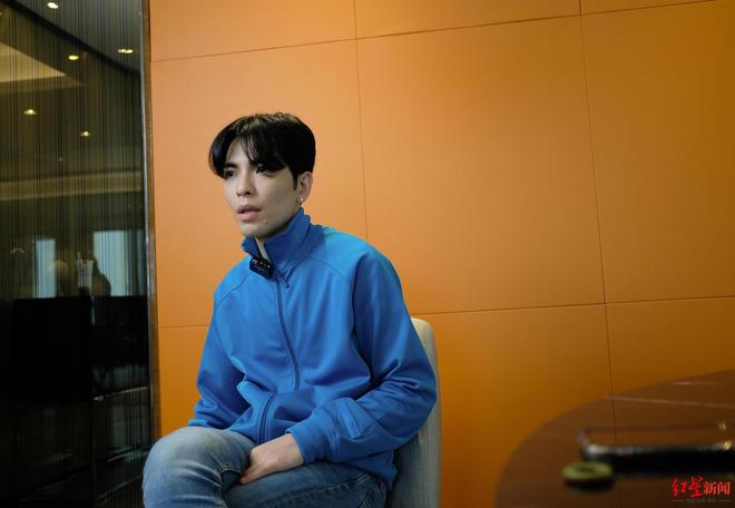 萧敬腾长居中国成都 当地人：准备带好雨具