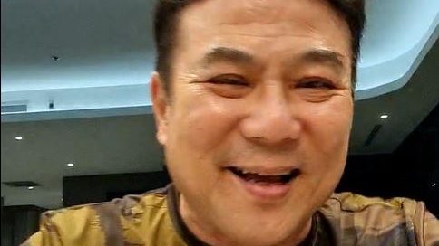 梁志强来马无罩宣传《女兵2》确诊 　