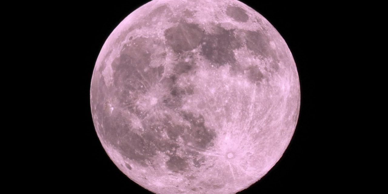 草莓超级月亮将在今晚出现