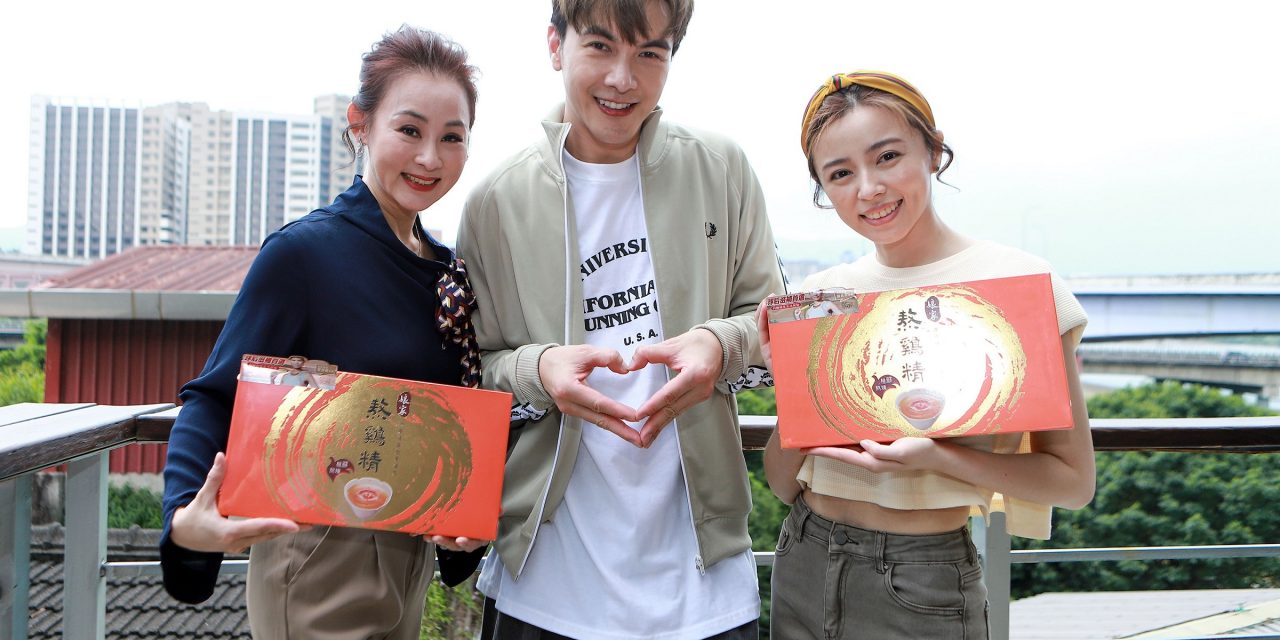 谢佳见训练羽球太累 拍完戏回家倒头就睡