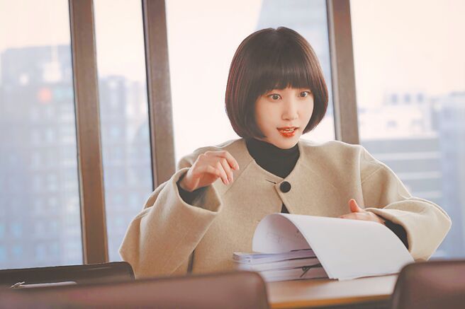 《禹英禑》女主30岁生日 收粉丝礼物感动哭