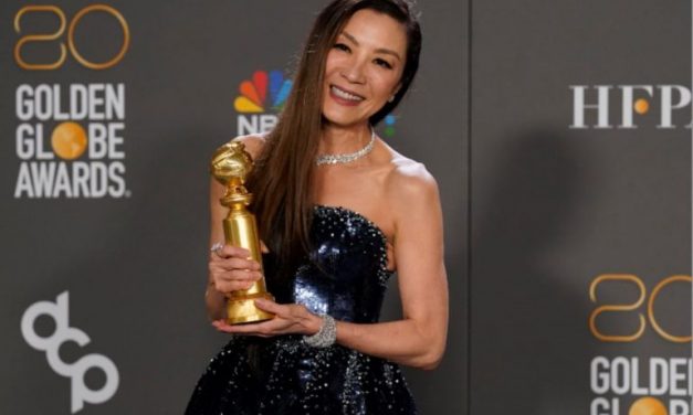 恭喜！60岁杨紫琼金球奖获封影后