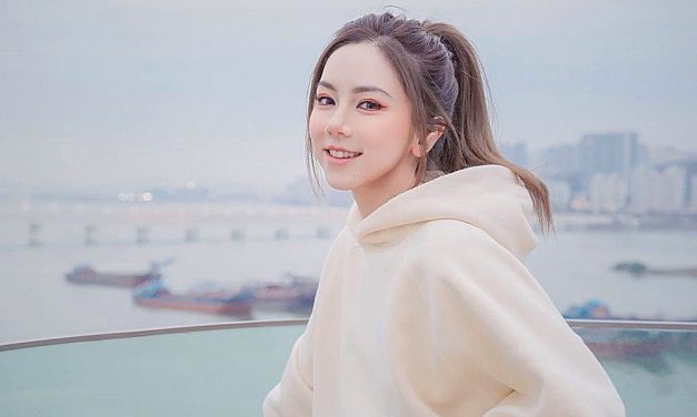 回香港家激动哭2次 邓紫棋：活着真好
