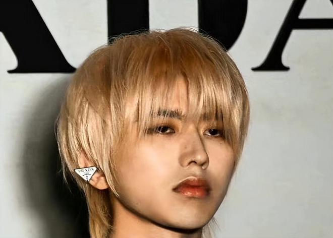 照片满脸乌黑 蔡徐坤米兰时装周被针对？