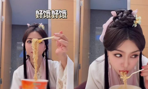 薛凯琪深夜吃杯面 被网友质疑假吃