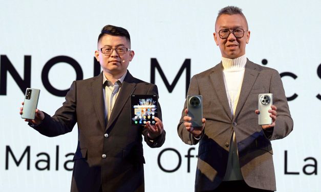 HONOR Magic Vs售价 RM5999 |Magic5 Pro价格为RM4299