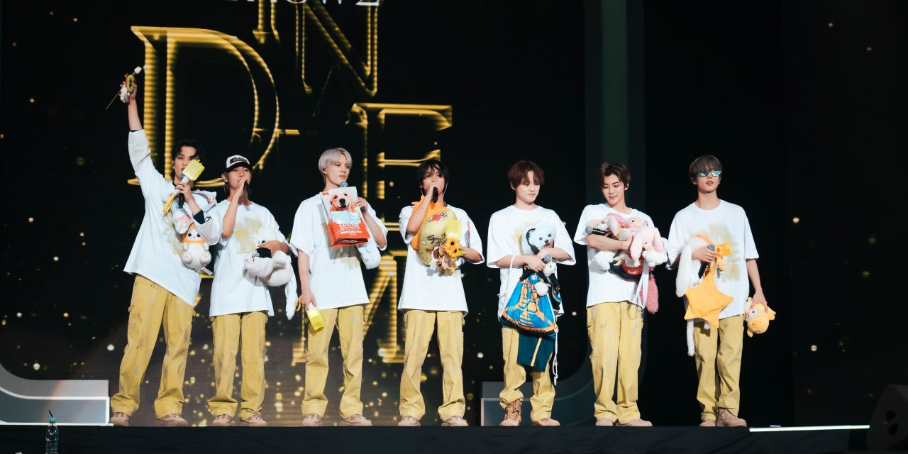 粉丝抛公仔礼物上台送NCT DREAM 狂秀超流利马来话！