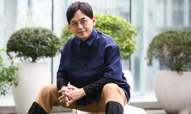 为复出试水温？黄子佼发长瀑布文道歉
