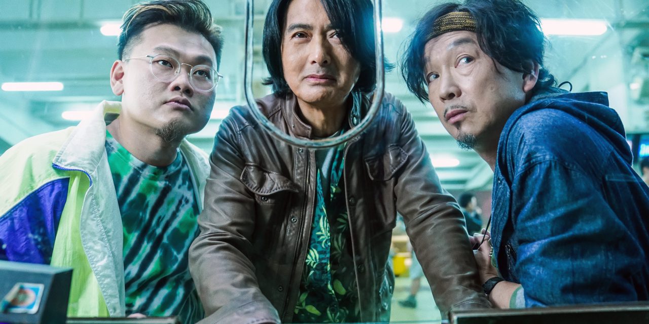 周润发饰演烂赌鬼 亲身示范狠狠扇自己