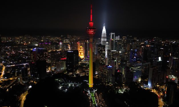 马来西亚麦当劳与KL Tower共庆国际薯条日
