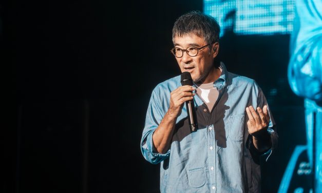 李宗盛演唱前妻林忆莲《为你我受冷风吹》落泪