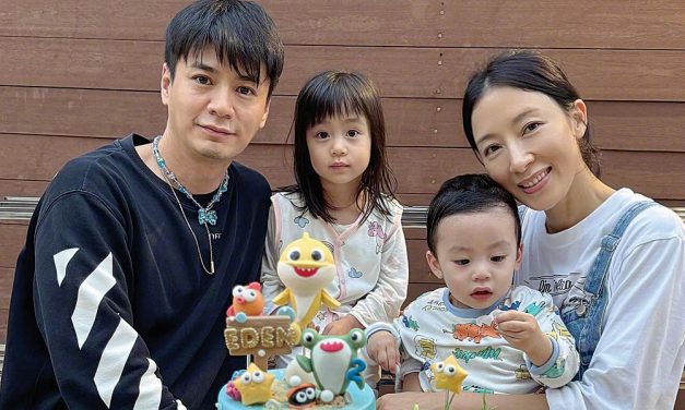 高颜值！杨茜尧罗子溢2岁儿“眼睛大又闪”