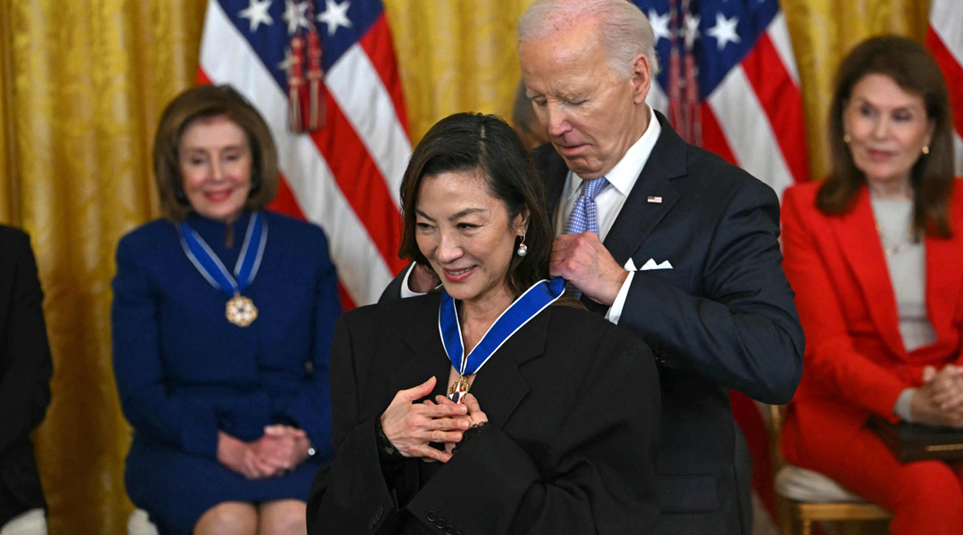 获授勋章！ 杨紫琼获拜登赞“角色超越性别文化”