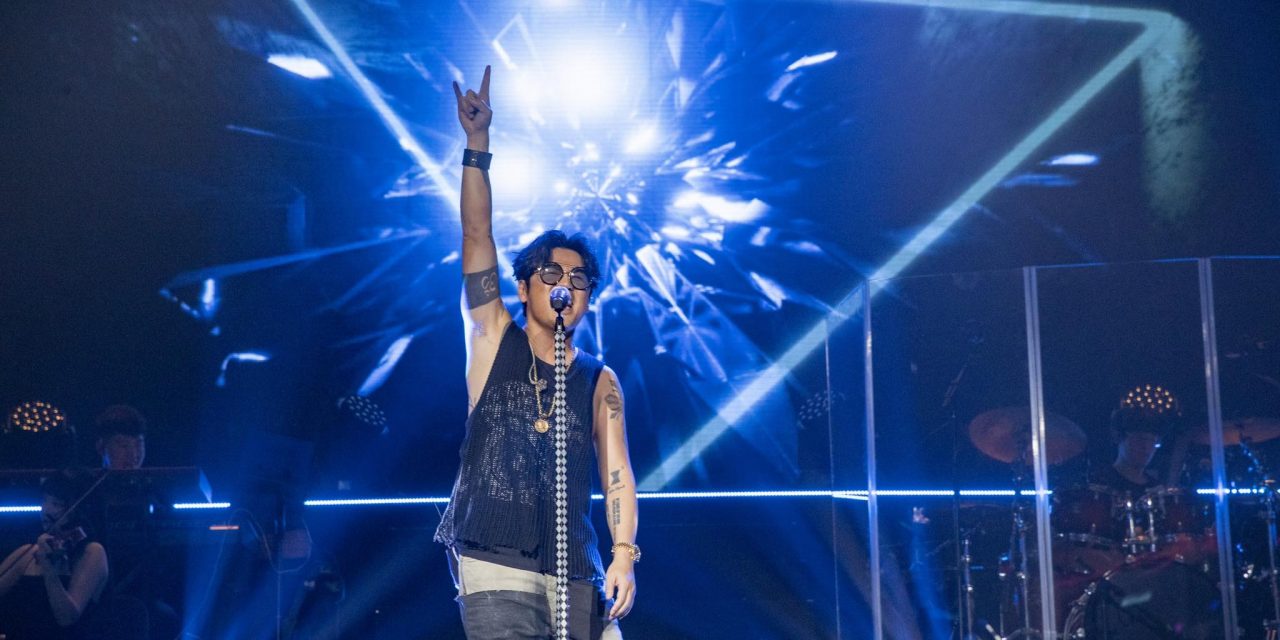 曹格担心成第二个潘玮柏 要求歌迷拍好看点！搞怪Cue侧田出场