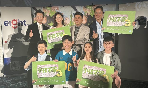 容启航《小孩不笨3》裸露上半身吸睛 梁志强放话：票房好来马游泳庆功