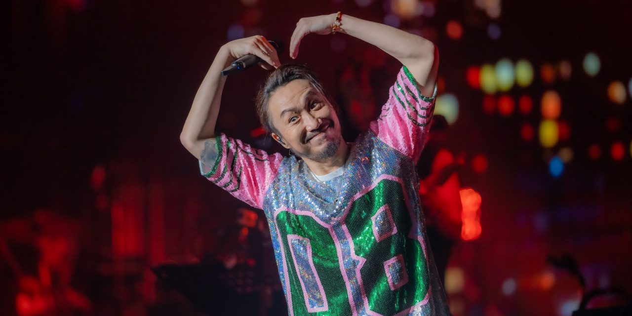 郑中基大马开唱惊喜Encore 《无赖》掀起全场大合唱