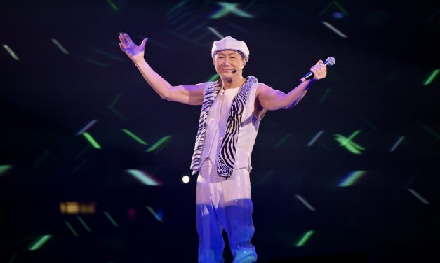 许冠杰相隔一年再来马开唱