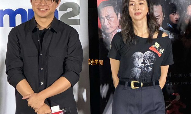 张钧甯和导演男友柯汶利大马宣传《默杀》牵手撒狗粮！