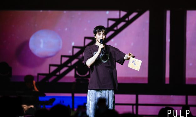 SUHO吉隆坡开唱 自爆裤子松害怕掉下来