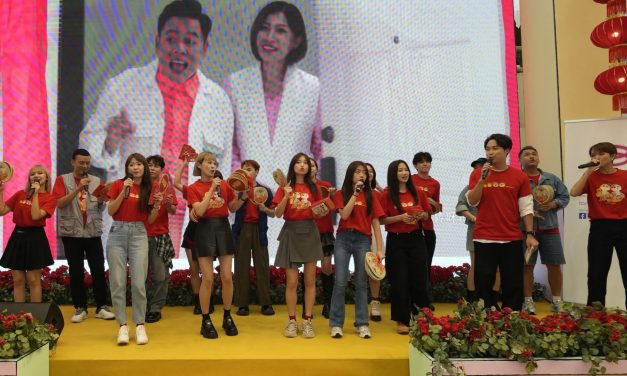 谢承伟陈慧恬新春造势被起哄跳女团舞