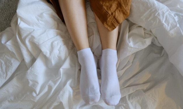 专家：穿袜子睡觉有助提升睡眠质量