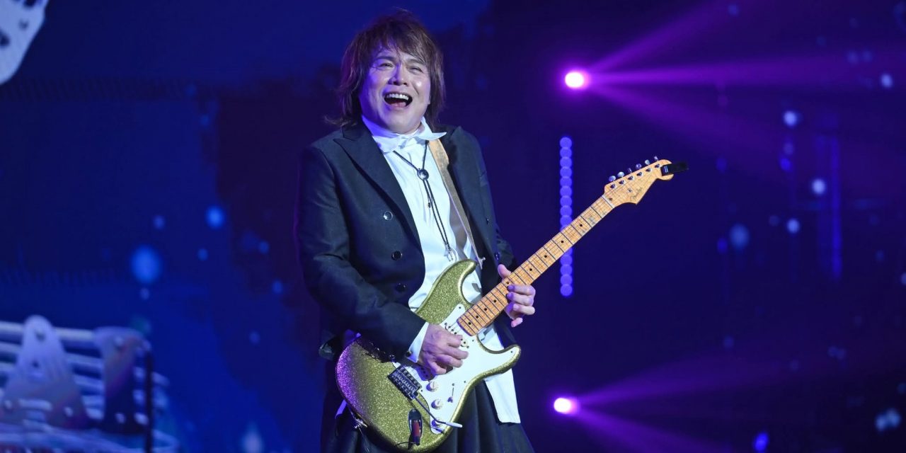 加班梗搞笑延续！8000粉丝朝圣演唱会！粉丝喊帅 伍佰回答有在“偷偷减肥”