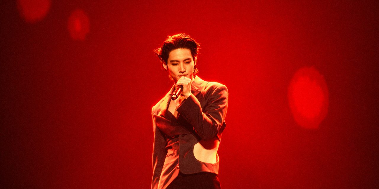 JAY BJAY B惊喜穿马来传统服装 全场粉丝嗨翻天