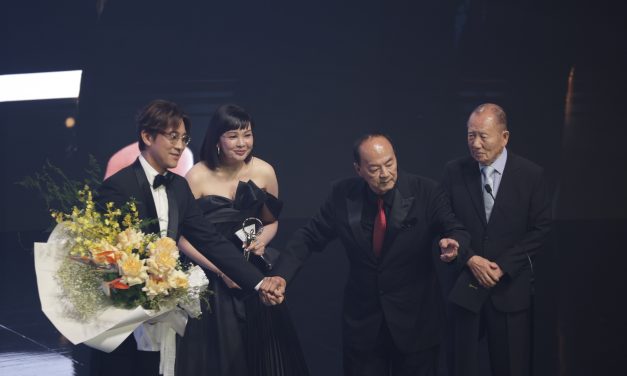 狄龙荣获第八届马来西亚金环奖终身成就奖