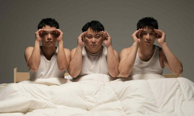 《我很累》一镜到底哭爆全场 培永、车子、Jobroseph MV飙真情演技哭到眼肿