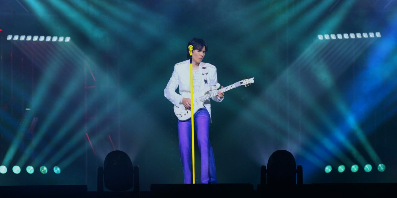 萧敬腾High唱3个半小时 不在意被罚钱！跟老婆甜放闪比爱心手势