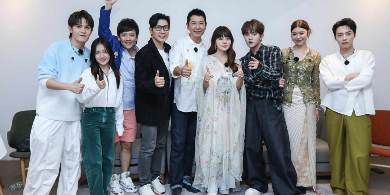 杨长青在马六甲是“人气王” 最多粉丝找签名合照！