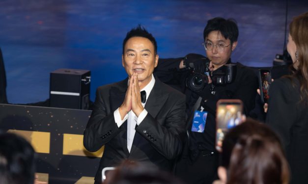 任达华获亚太影展终身成就奖 致词仍心系大埔火灾遇难者