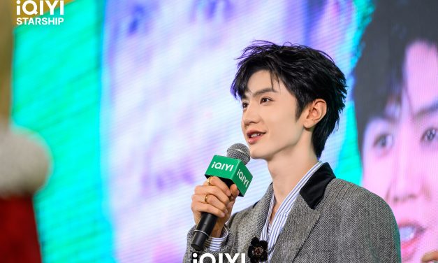 首次来马人气爆棚！陈哲远可爱三连拍萌翻全场 大马美食吃到停不下来　狂赞“Sedap！”