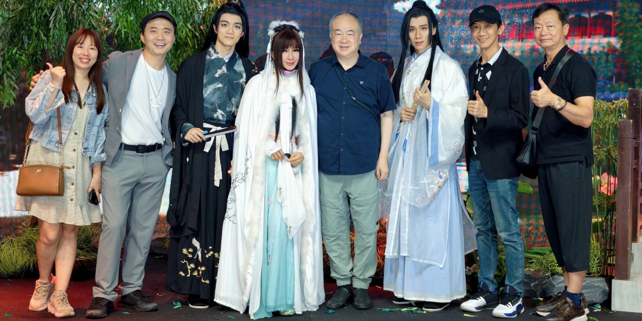 香港著名导演高志森出席钟洁希领衔主演《祝英台》第18场话剧