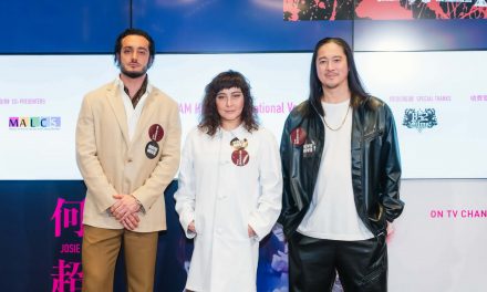 何超仪吊钢丝出意外！ 手臂一大片瘀青 膝盖也撕裂伤 老公陈子聪超心疼