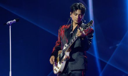 海来阿木亲揭大马缘分 高喊：多来马就越红！