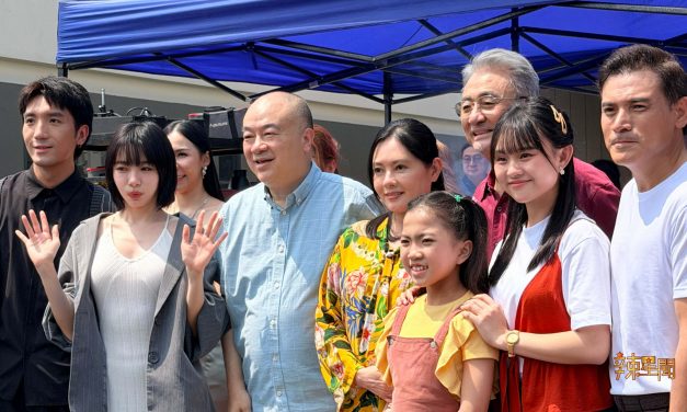 《富贵逼人来》大马开拍 制作费高达300万零吉！李丽珍还没开工就撞爆左眼淤青