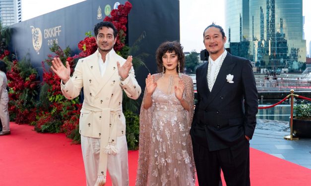 《拾荒法师》亮相曼谷国际电影节 何超仪获泰国公主接见并获赐纪念品